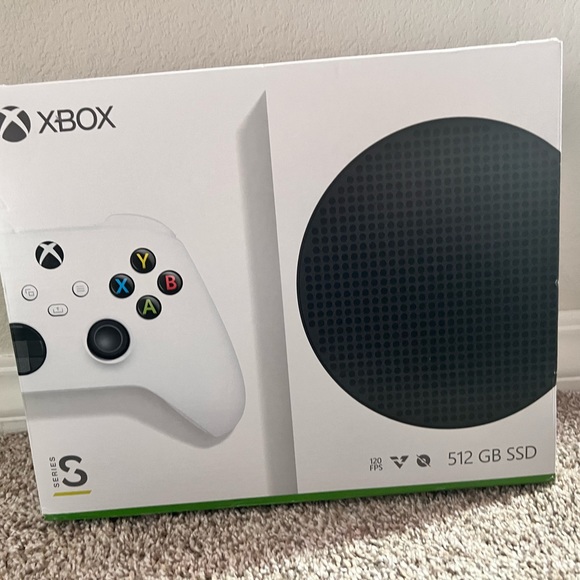 Xbox series s console w/ controller - Picture 2 of 5